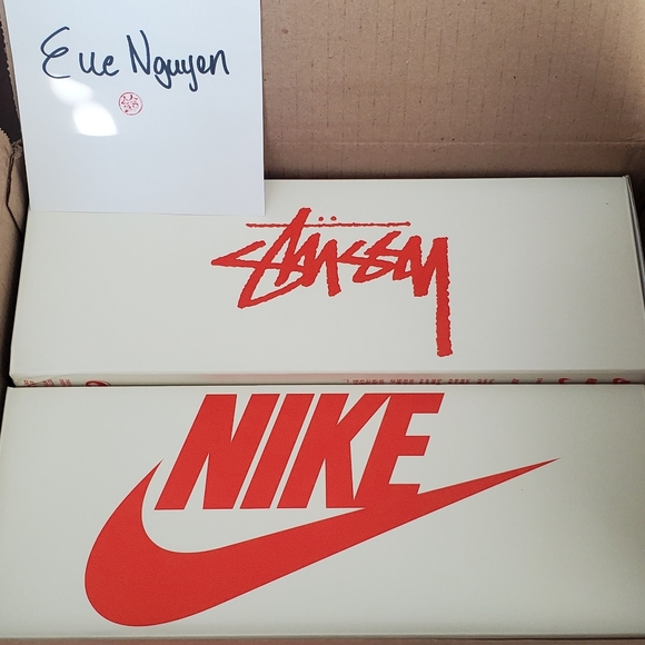 🚫 Sold × STUSSY × Nike Benassi Slides in Black - Picture 2 of 2